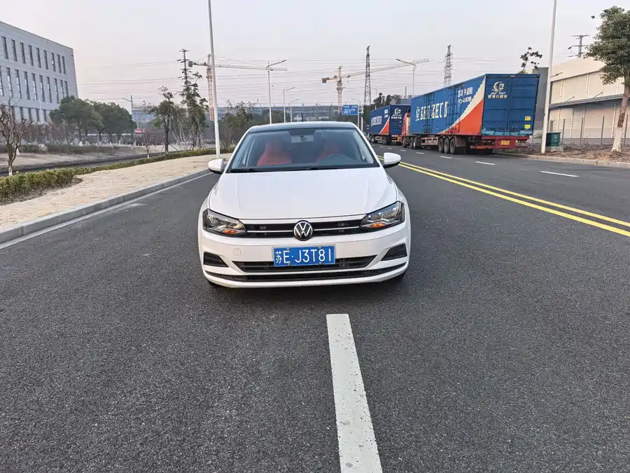 900x675_0_q87_c42_autohomecar__ChxpV2l0BZ-AbDb_AAvO6vBKoJw499.jpg.webp Used Volkswagen Polo 2021 Plus 1.5L Automatic Colorful Technology Edition