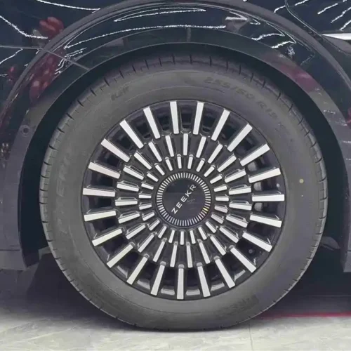 900x675_0_q87_c42_autohomecar__ChxpV2l0KPCABRr8AAIsKibOt2k320.jpg.webp Used Zeekr 009 2024 seven-seater aisle version 108kWh