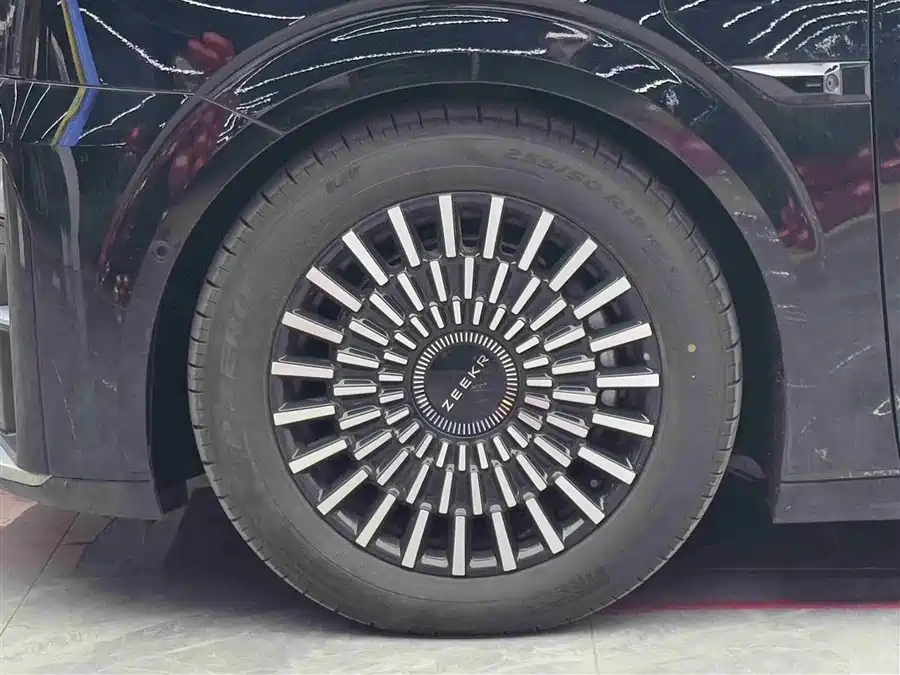 900x675_0_q87_c42_autohomecar__ChxpV2l0KPCABRr8AAIsKibOt2k320.jpg.webp Used Zeekr 009 2024 seven-seater aisle version 108kWh