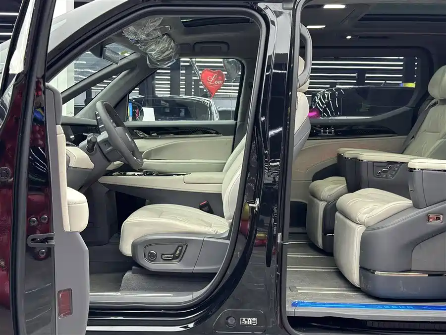 900x675_0_q87_c42_autohomecar__ChxpV2l0KPOAERjwAAJqfbmFx6k163.jpg.webp Used Zeekr 009 2024 seven-seater aisle version 108kWh