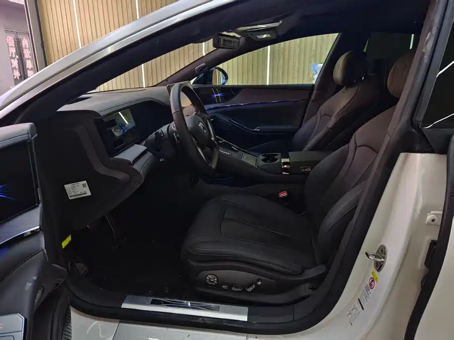 900x675_0_q87_c42_autohomecar__ChxpV2l0d2aAXu3PAAWjOFr-60I358.jpg.webp Used Denza Z9 2024 1100km four-wheel drive Ultra version