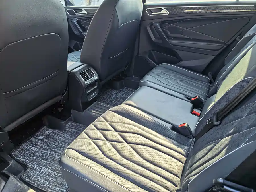 Used Volkswagen Tiguan L 2024 Outstanding Model 330TSI Automatic Two-wheel Drive Dragon Edition