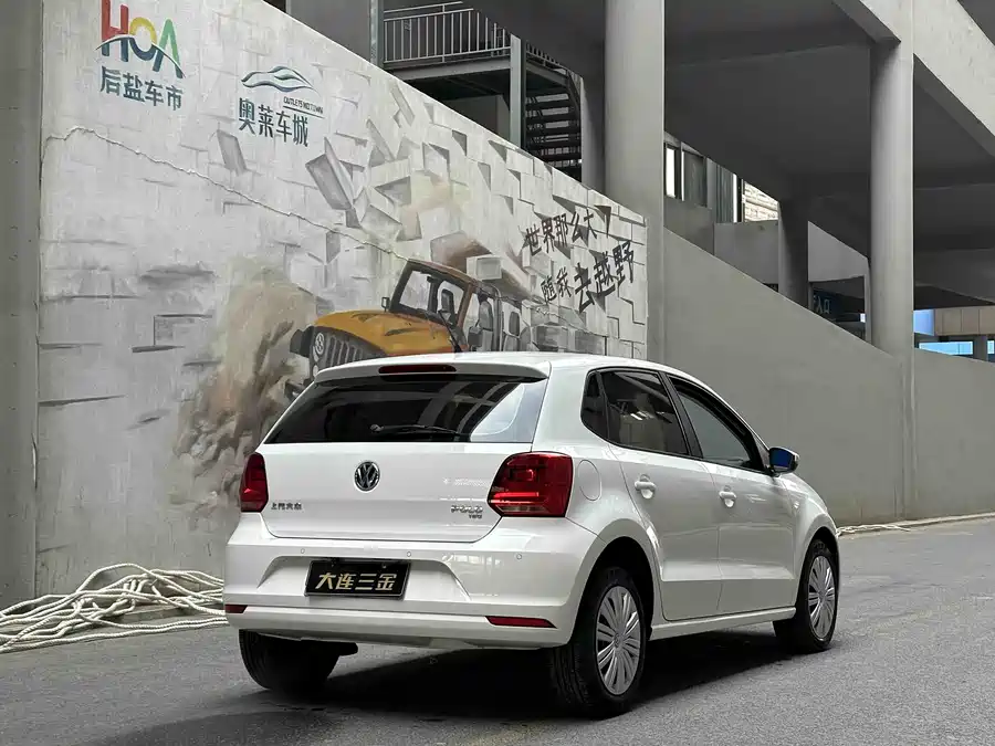 Used Volkswagen Polo 2018 1.5L automatic safety model