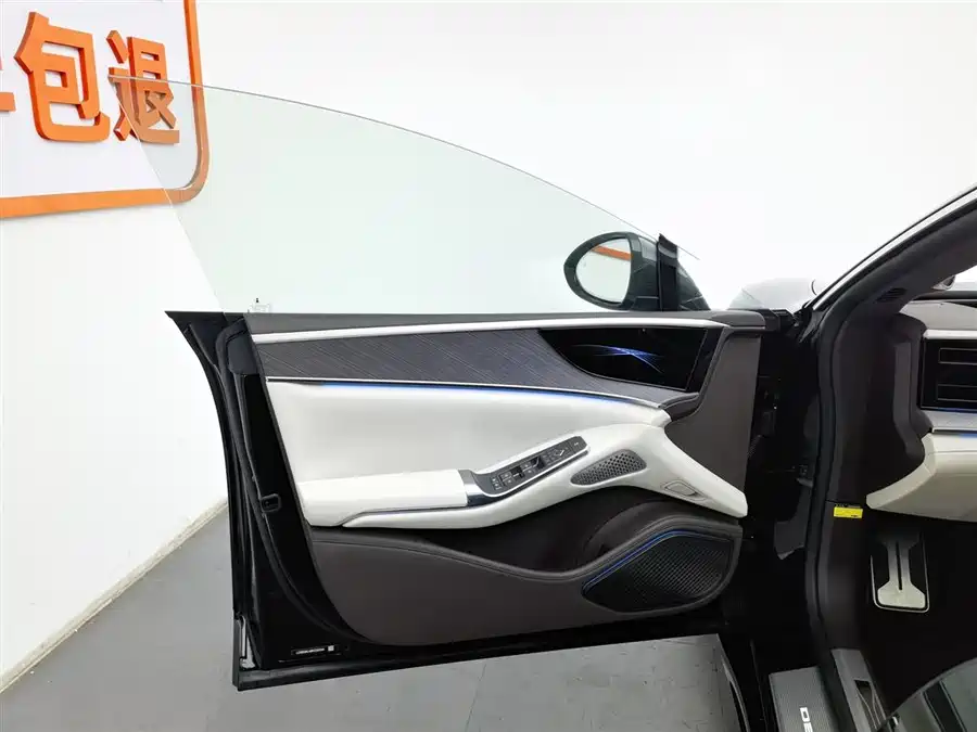 900x675_0_q87_c42_autohomecar__ChxpV2l5wW-AdgyTAAE0wv-Ip0c541.jpg.webp Used Denza Z9 2024 1100km four-wheel drive Ultra version