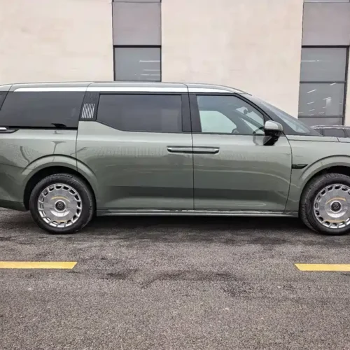 900x675_0_q87_c42_autohomecar__ChxpV2l6-O6AbvhEAAkHXKbVtyo409.jpg.webp Used Zeekr 009 2024 seven-seater aisle version 108kWh