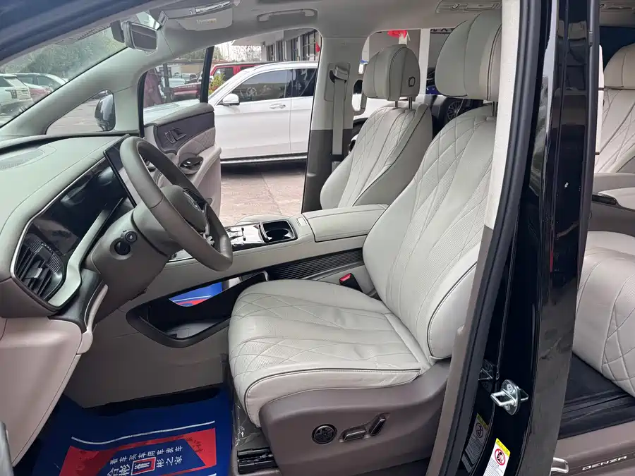 Used Denza D9 2022 DM-i 970 four-wheel drive flagship model