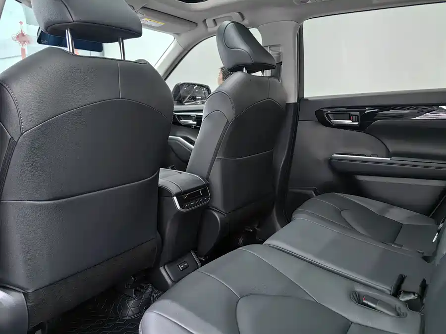 900x675_0_q87_c42_autohomecar__ChxpV2l7Ln6AJ8tuAAQ9gLjJ0NI204.jpg.webp Used Toyota Highlander 2023 2.5L smart electric hybrid dual-engine four-wheel drive luxury version 7 seats