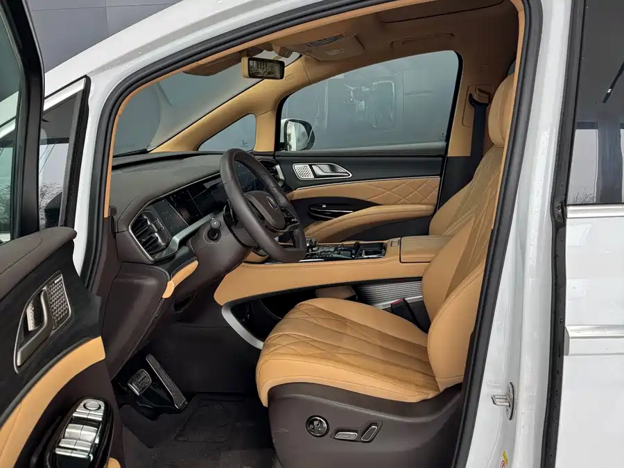 Used Denza D9 2025 DM-i smart driving version 1020 four-wheel drive flagship model