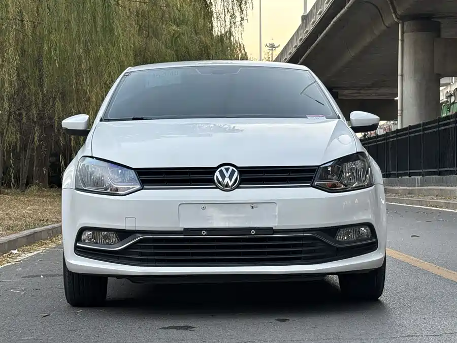 900x675_0_q87_c42_autohomecar__ChxpV2l8zK6AYXiAAAZHAV3HSlk664.jpg.webp Used Volkswagen Polo 2014 1.6L automatic comfort version