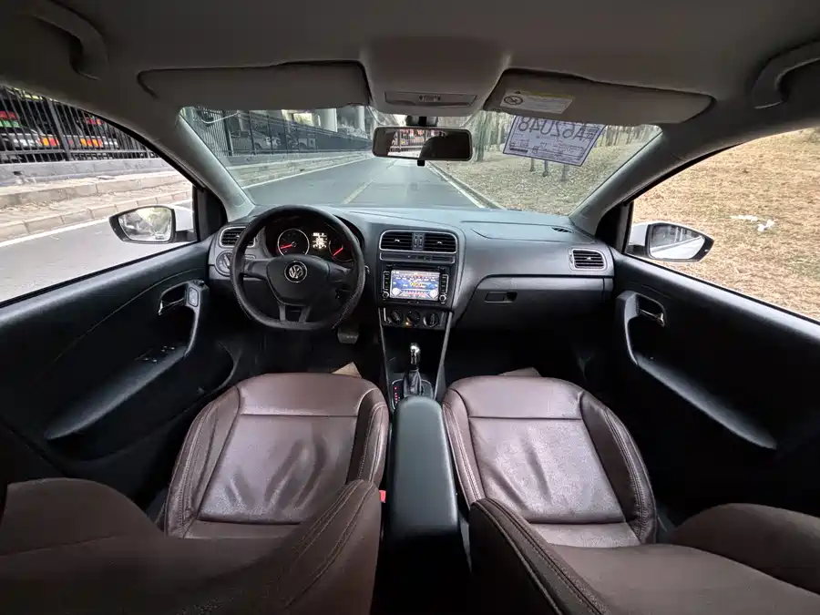 900x675_0_q87_c42_autohomecar__ChxpV2l8zLKAU_c-AAVswGTC64Q931.jpg.webp Used Volkswagen Polo 2014 1.6L automatic comfort version