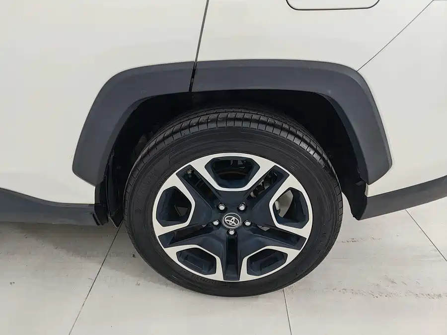 Used Toyota RAV4 Rongfang 2020 2.0L CVT four-wheel drive premium version