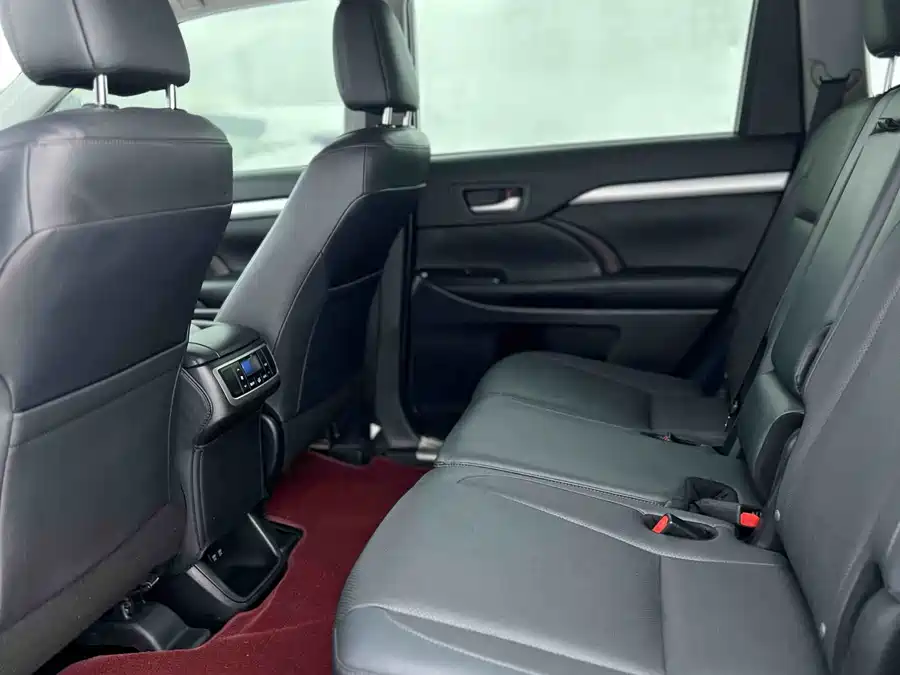 Used Toyota Highlander 2018 2.0T four-wheel drive premium version