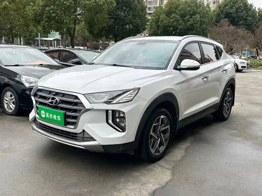 900x675_0_q87_c42_autohomecar__ChxpV2lI3W6AJ5DpAAzdOEwyRMc028.jpg.webp Used Hyundai Tucson 2020 280TGDi dual-clutch two-wheel drive intelligent version National V