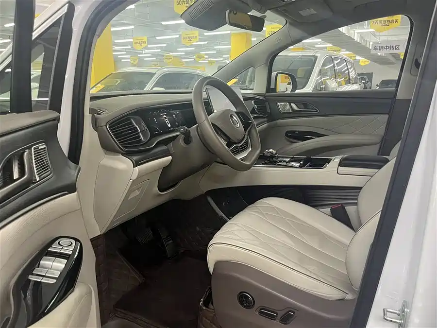 Used Denza D9 2022 DM-i 970 four-wheel drive flagship model