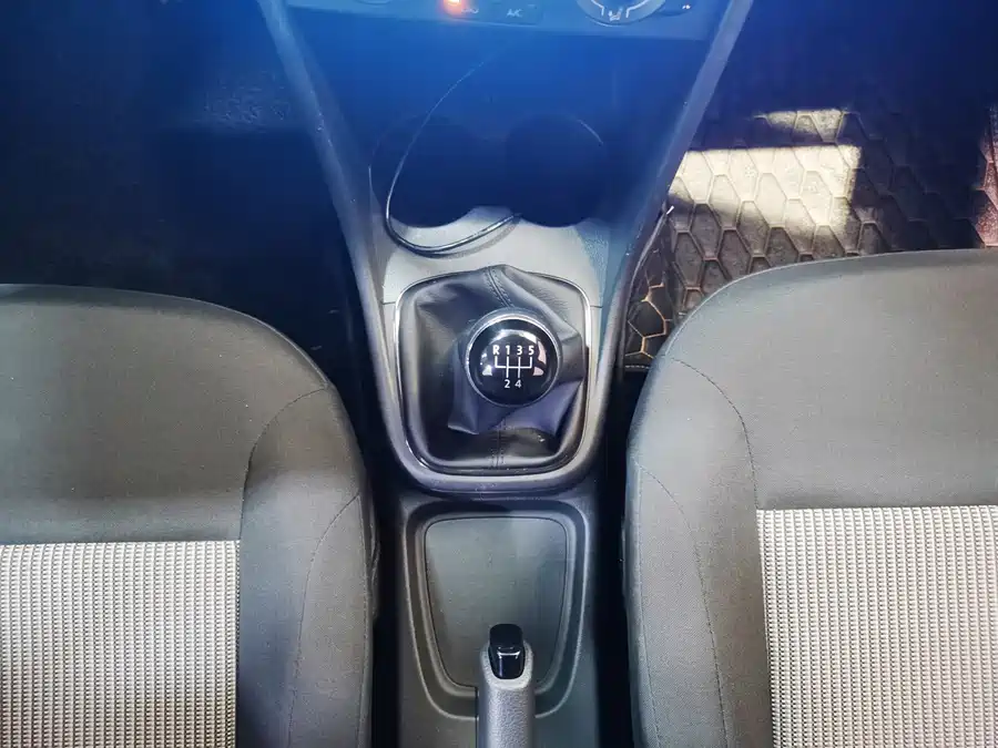 Used Volkswagen Polo 2018 1.5L manual safe driving model