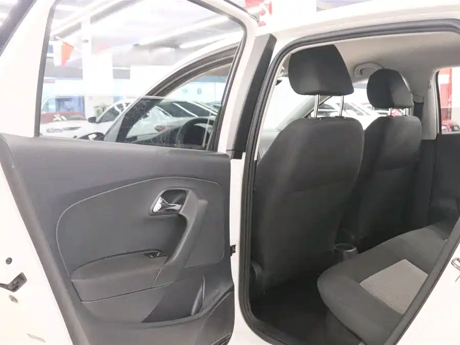 Used Volkswagen Polo 2016 1.4L automatic fashion model