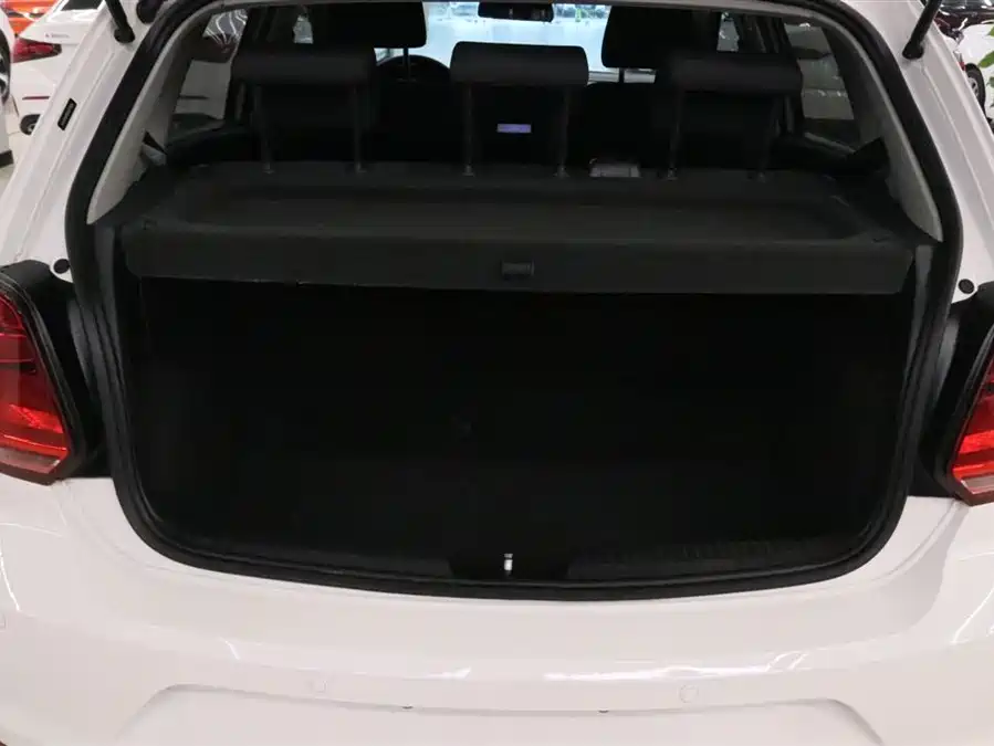 Used Volkswagen Polo 2016 1.4L automatic fashion model