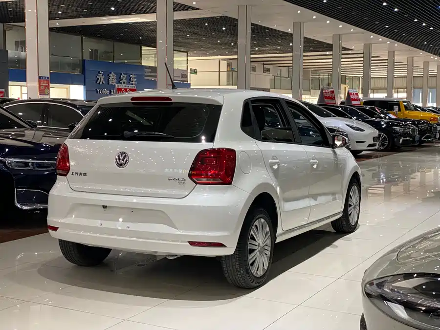 Used Volkswagen Polo 2016 1.6L automatic comfort model