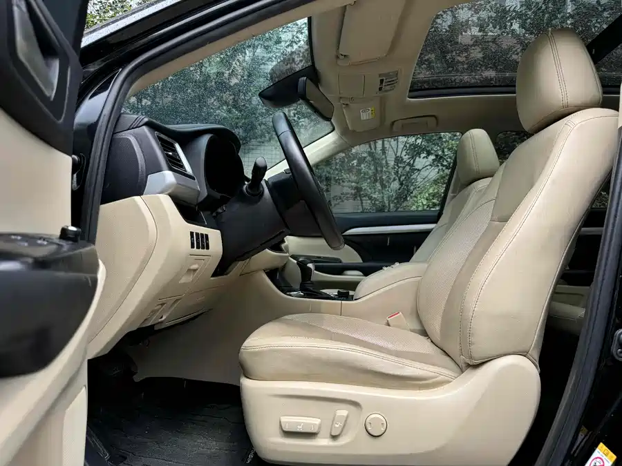 900x675_0_q87_c42_autohomecar__ChxpV2lRe-uAJsLQAAZVD9oPP8o113.jpg.webp Used Toyota Highlander 2018 2.0T four-wheel drive premium version