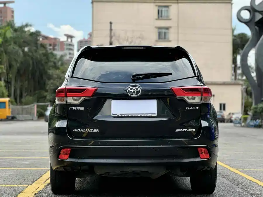 900x675_0_q87_c42_autohomecar__ChxpV2lRe_SAJ9IEAAT1ezxidsU247.jpg.webp Used Toyota Highlander 2018 2.0T four-wheel drive premium version