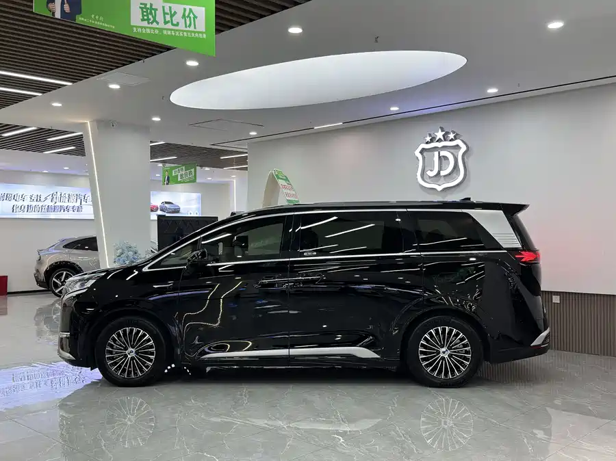Used Denza D9 2025 DM-i smart driving version 1020 four-wheel drive flagship model