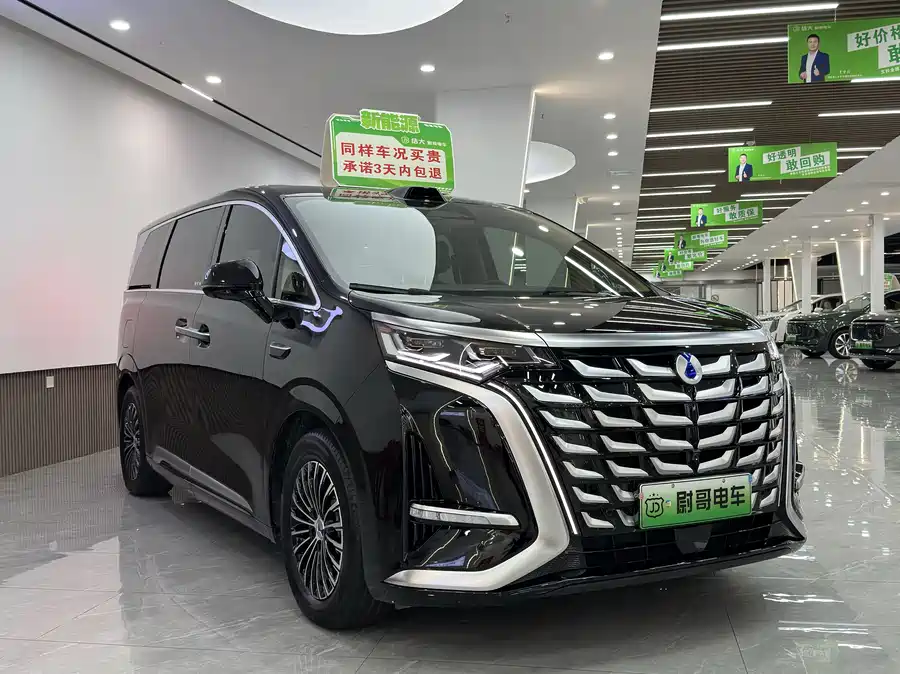 Used Denza D9 2025 DM-i smart driving version 1020 four-wheel drive flagship model