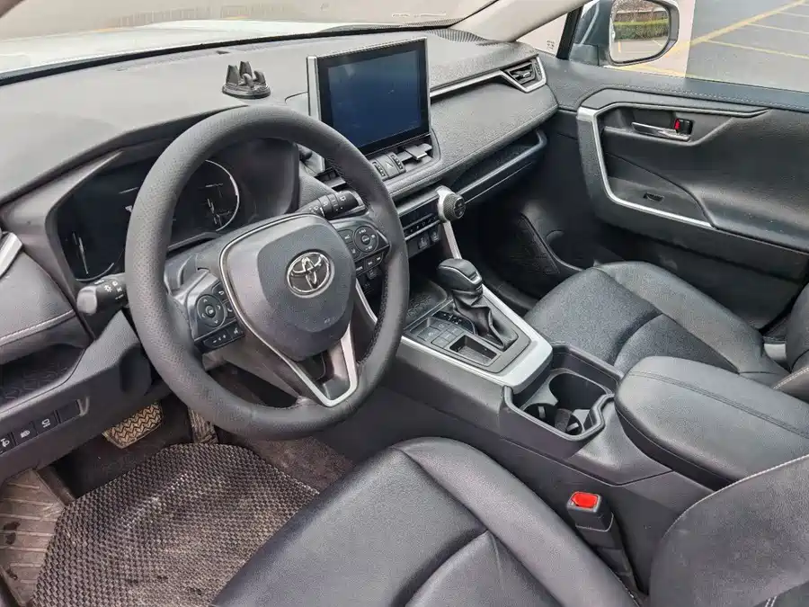 Used Toyota RAV4 Rongfang 2022 2.0L CVT two-wheel drive fashion Plus version