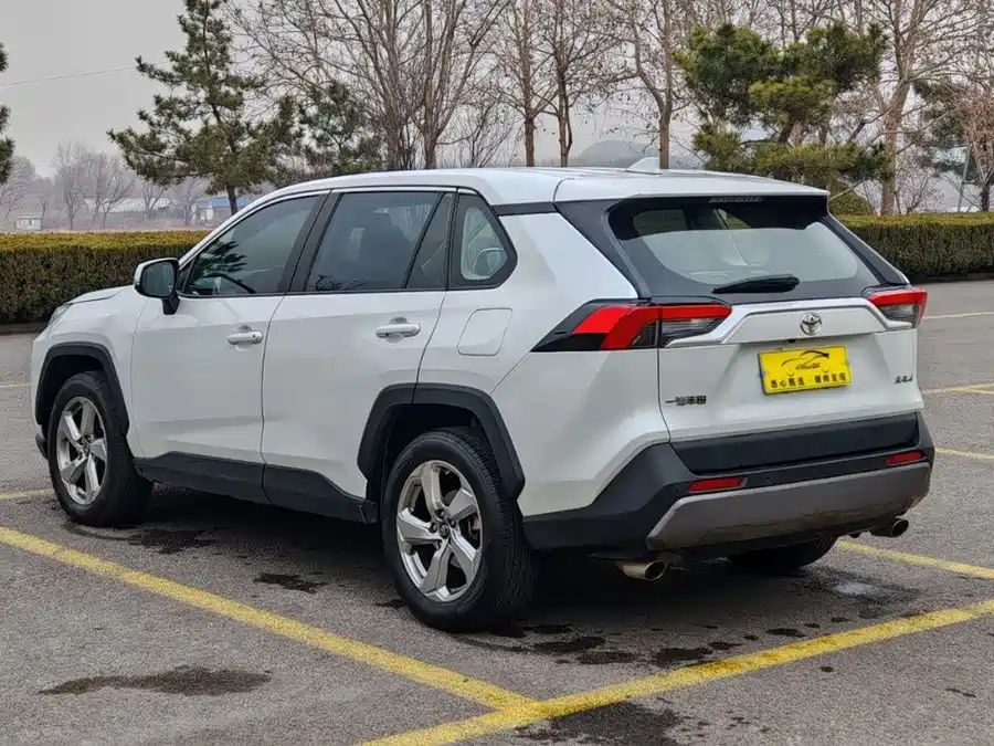 Used Toyota RAV4 Rongfang 2022 2.0L CVT two-wheel drive fashion Plus version