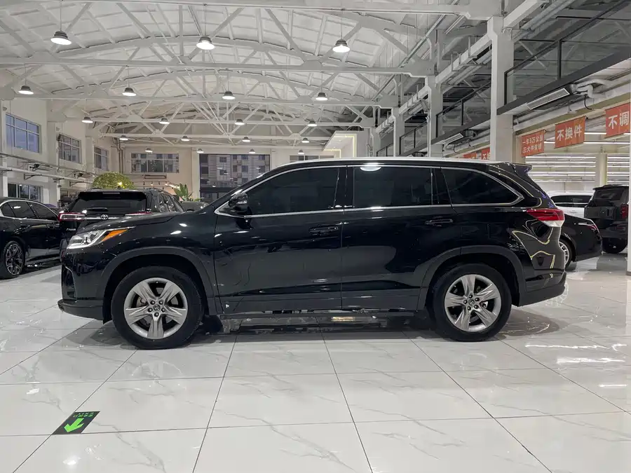 900x675_0_q87_c42_autohomecar__ChxpV2lu_vqAR2YxAAjrHKGwoKQ458.jpg.webp Used Toyota Highlander 2018 2.0T two-wheel drive luxury version