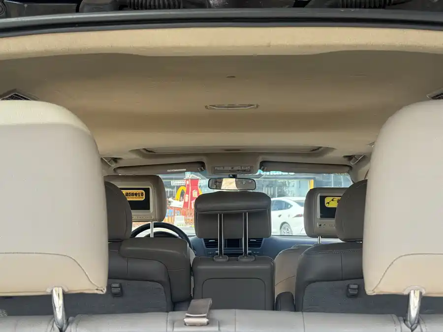 900x675_0_q87_c42_autohomecar__ChxpV2m2dPKAKisVAARKIuCyYMM017.jpg.webp Used Toyota Highlander 2009 2.7L 2WD 7-seat luxury navigation version