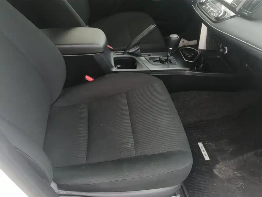 Used Toyota RAV4 Rongfang 2016 2.0L CVT two-wheel drive urban version National V