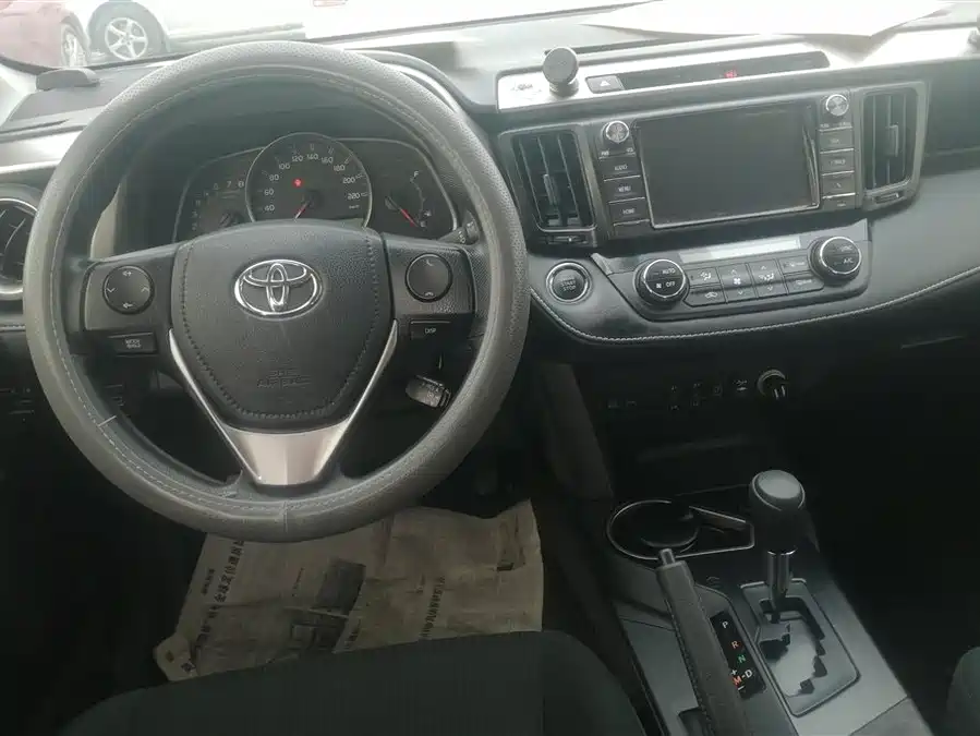 Used Toyota RAV4 Rongfang 2016 2.0L CVT two-wheel drive urban version National V