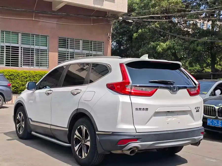 900x675_0_q87_c42_autohomecar__ChxpV2m6HHeAbr_-AAj65Jn_KPQ177.jpg.webp Used Honda CR-V 2017 240TURBO CVT two-wheel drive fashion version