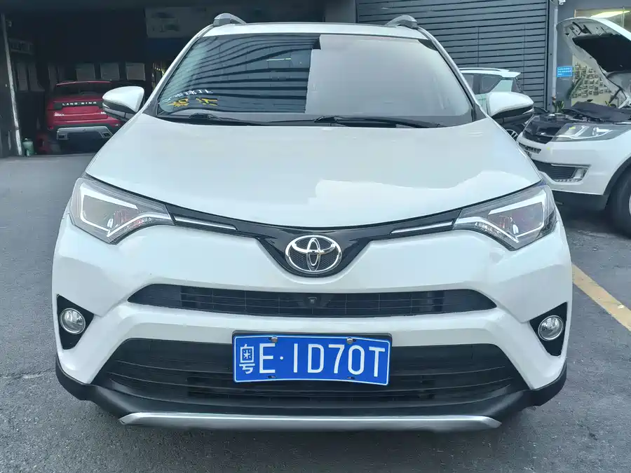 Used Toyota RAV4 Rongfang 2016 2.0L CVT two-wheel drive smart version