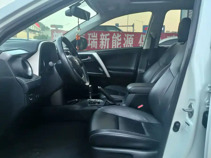 Used Toyota RAV4 Rongfang 2016 2.0L CVT two-wheel drive smart version