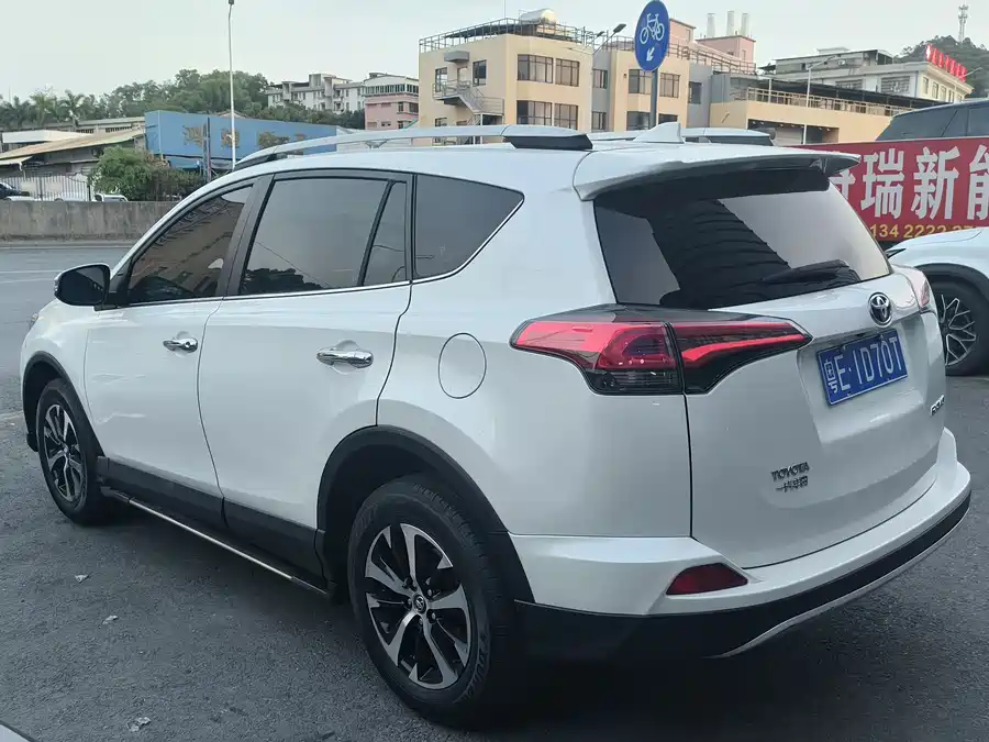 Used Toyota RAV4 Rongfang 2016 2.0L CVT two-wheel drive smart version