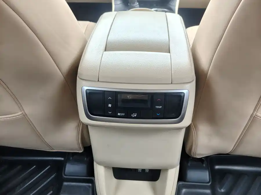 900x675_0_q87_c42_autohomecar__ChxpV2m6OauACHp8AARyTnWx_Z0947.jpg.webp Used Toyota Highlander 2021 2.0T four-wheel drive elite version 7 seats