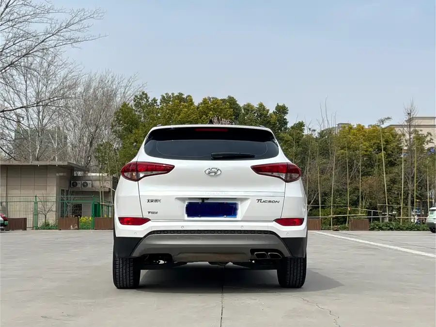 900x675_0_q87_c42_autohomecar__ChxpV2m6Q86AIMKsAAj0Y1NiaJA474.jpg.webp Used Hyundai Tucson 2018 1.6T dual-clutch two-wheel drive 15th anniversary special edition