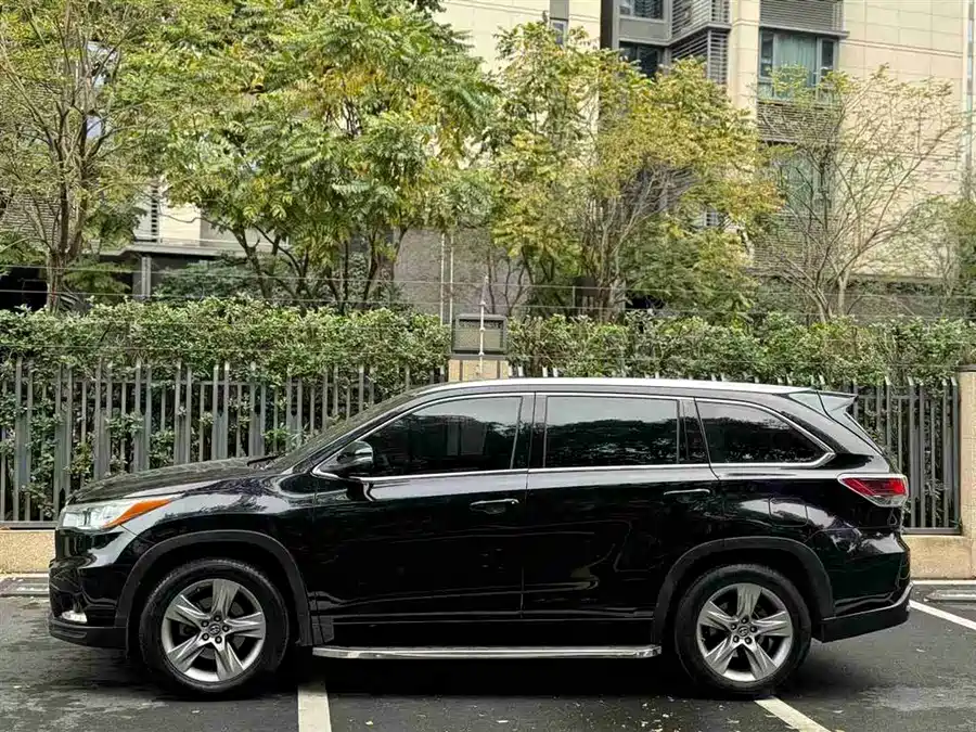 Used Toyota Highlander 2017 2.0T four-wheel drive luxury version 7 seats
