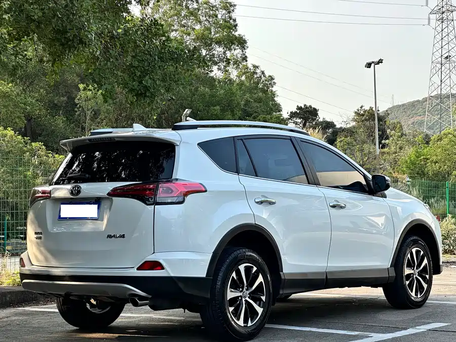 900x675_0_q87_c42_autohomecar__ChxpV2m6d6GALfliAA0pmyw_Btg471.jpg.webp Used Toyota RAV4 Rongfang 2016 2.0L CVT two-wheel drive smart version