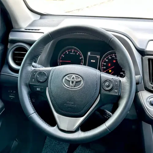 900x675_0_q87_c42_autohomecar__ChxpV2m6d6eAC6h7AApwno9daoQ728.jpg.webp Used Toyota RAV4 Rongfang 2016 2.0L CVT two-wheel drive smart version