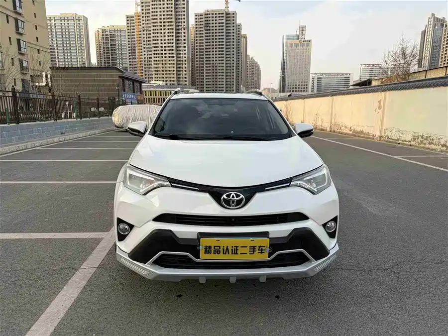 900x675_0_q87_c42_autohomecar__ChxpV2m6hfWAE28PAALp72vAQew546.jpg.webp Used Toyota RAV4 Rongfang 2016 2.0L CVT four-wheel drive cutting-edge version National V
