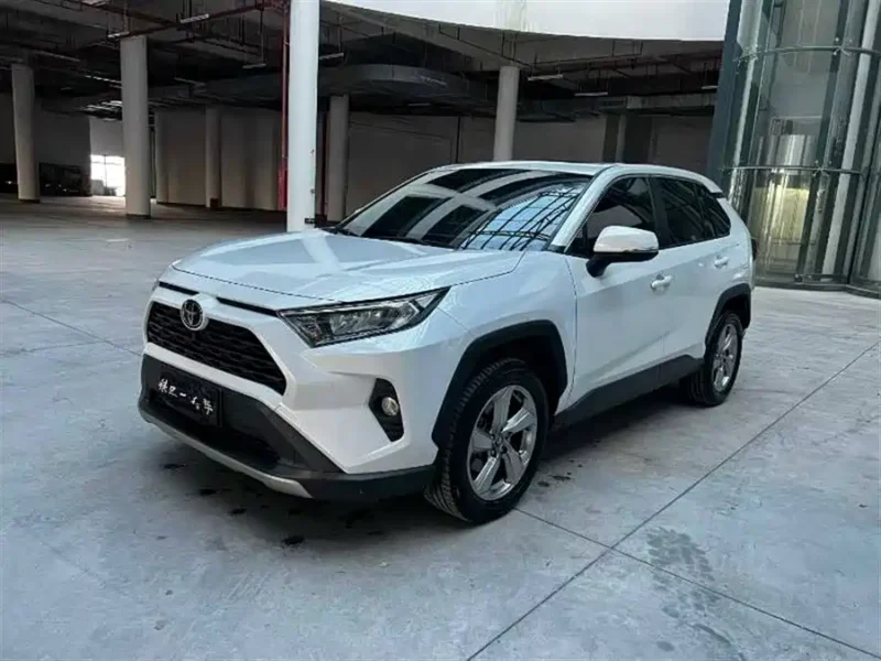Used Toyota RAV4 Rongfang 2021 2.0L CVT two-wheel drive fashion version