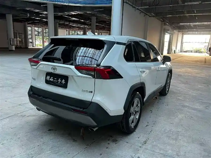 Used Toyota RAV4 Rongfang 2021 2.0L CVT two-wheel drive fashion version