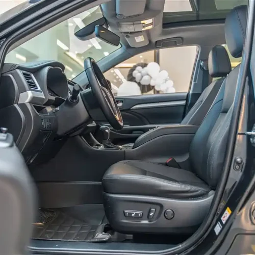 Used Toyota Highlander 2021 2.0T four-wheel drive luxury version 7 seats