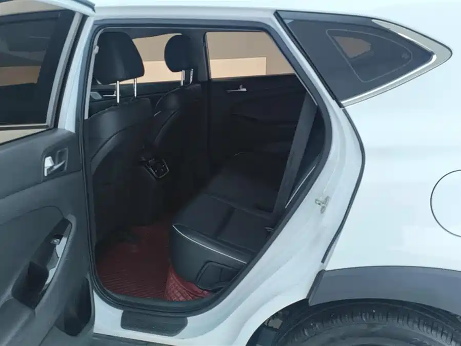 900x675_0_q87_c42_autohomecar__ChxpV2m708KACbG7AAEfsyj1DOw012.jpg.webp Used Hyundai Tucson 2019 280TGDi dual-clutch two-wheel drive fashion version National VI