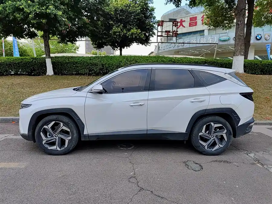 900x675_0_q87_c42_autohomecar__ChxpV2m7mFmAbMl5AAOyBGeupKY929.jpg.webp Used Hyundai Tucson 2023 Used Hyundai Tucson L 1.5T automatic two-wheel drive LUX premium version