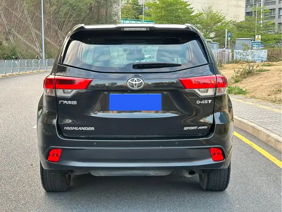 900x675_0_q87_c42_autohomecar__ChxpV2m7wkCAF_JqAAslE473C20762.jpg.webp Used Toyota Highlander 2018 2.0T four-wheel drive luxury version 7 seats National V