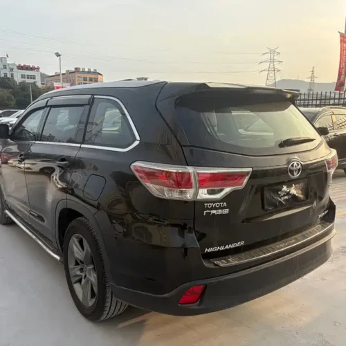 900x675_0_q87_c42_autohomecar__ChxpV2mBtNeAXO3YAAiBf0Im42w751.jpg.webp Used Toyota Highlander 2015 2.0T four-wheel drive luxury version 7 seats