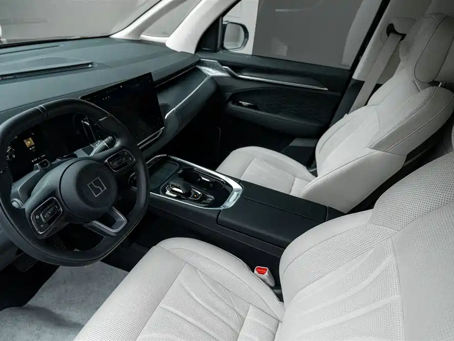 900x675_0_q87_c42_autohomecar__ChxpV2mFlFeAURJZAAHHDrebyNM601.jpg.webp Used Zeekr 009 2024 Model Glory